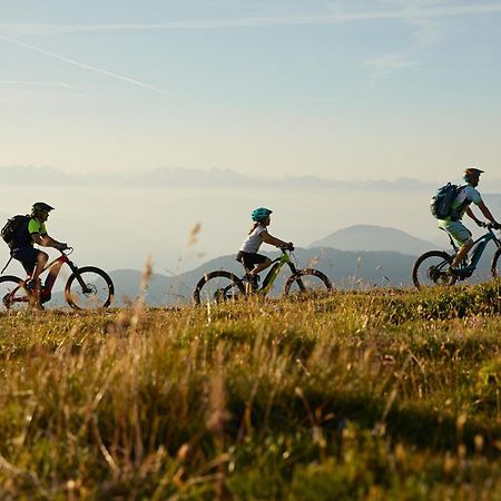 Ferien & Wellnesshotel Windschar Brunico Esterno foto