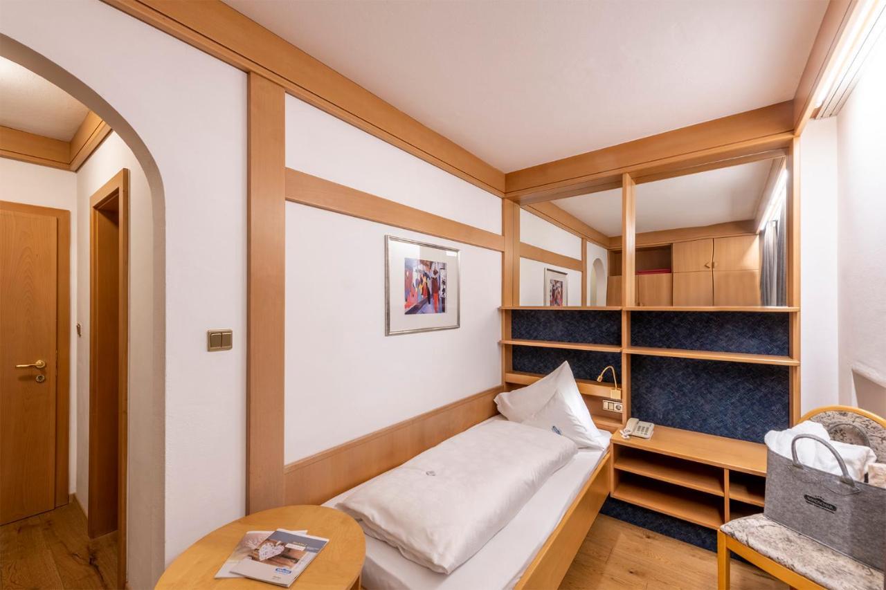 Ferien & Wellnesshotel Windschar Brunico Esterno foto