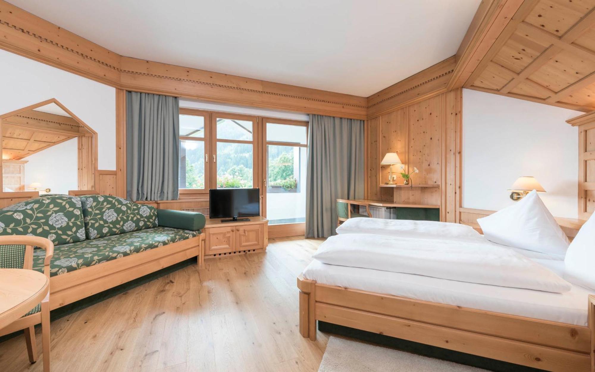 Ferien & Wellnesshotel Windschar Brunico Camera foto