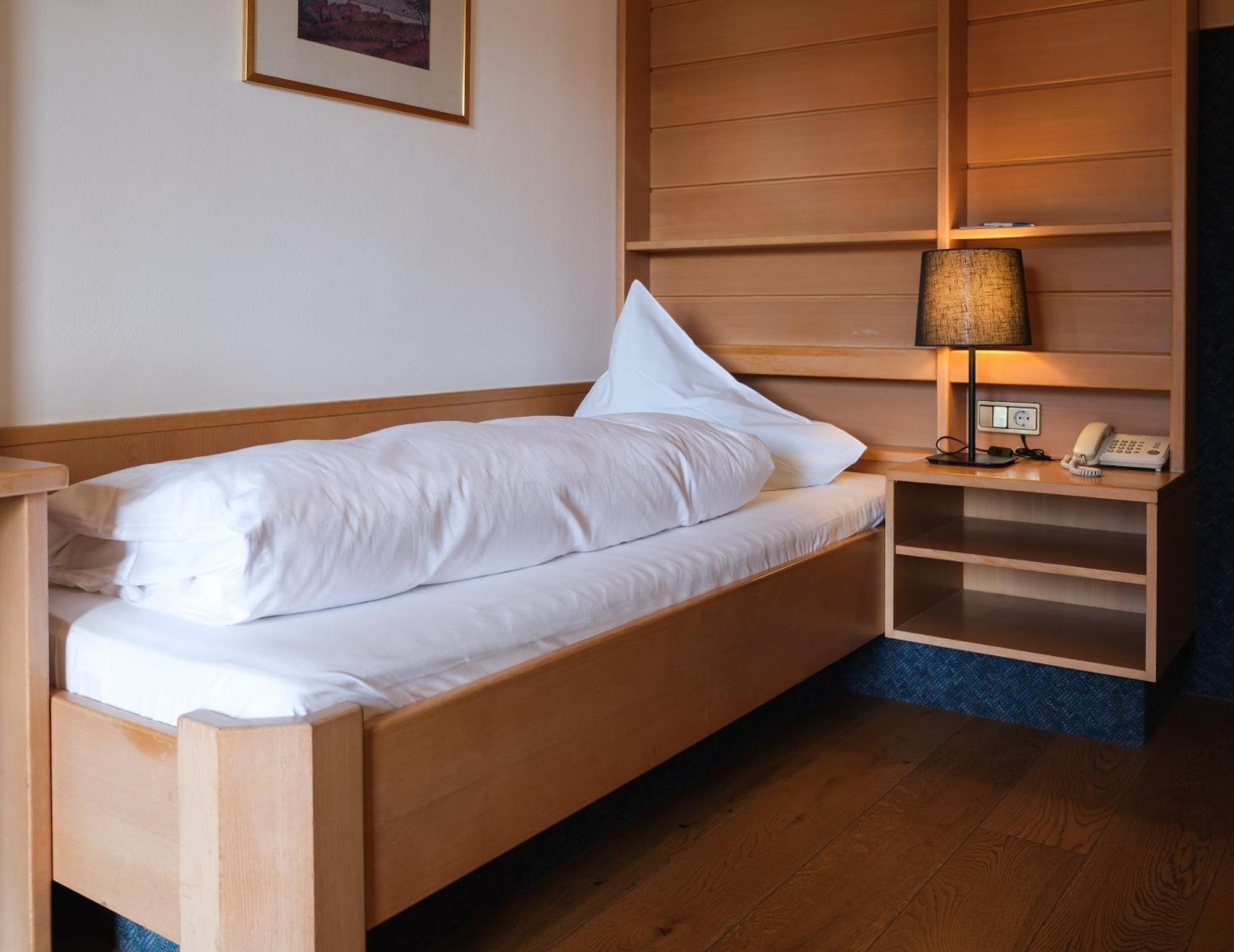 Ferien & Wellnesshotel Windschar Brunico Esterno foto
