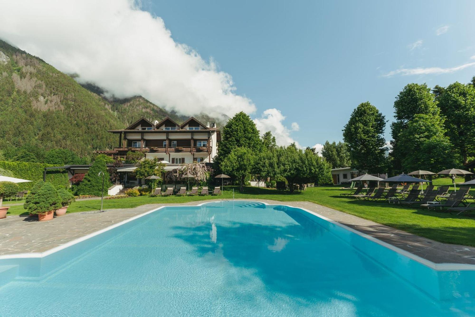 Ferien & Wellnesshotel Windschar Brunico Esterno foto