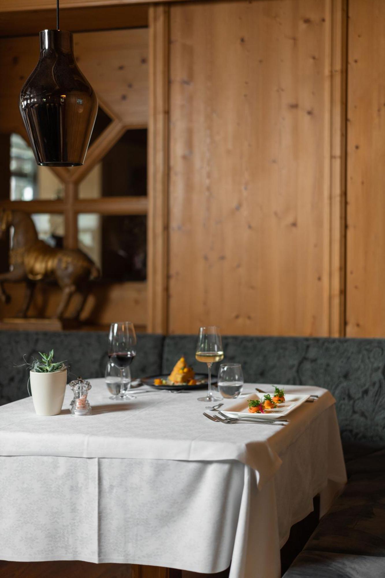 Ferien & Wellnesshotel Windschar Brunico Esterno foto