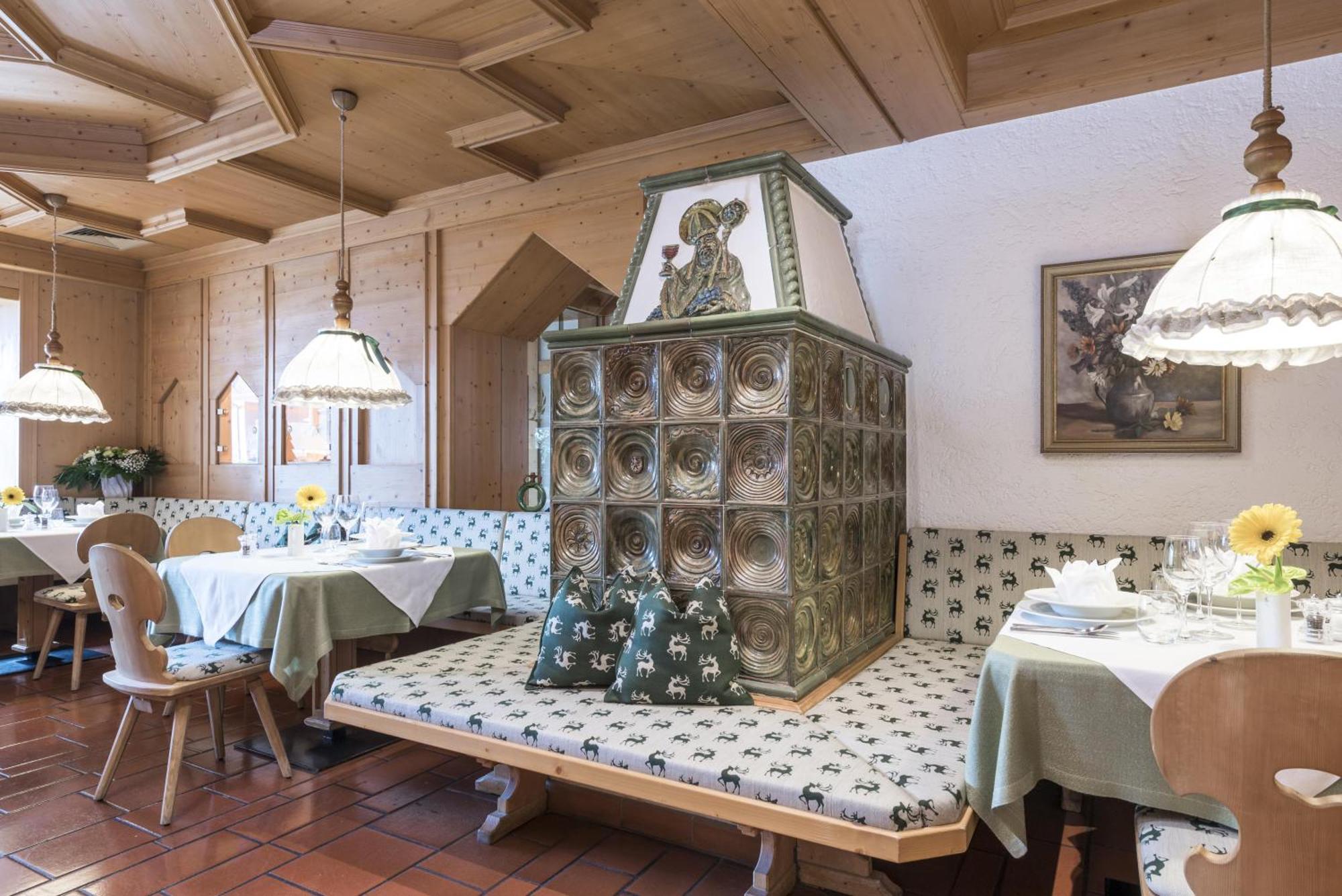Ferien & Wellnesshotel Windschar Brunico Esterno foto