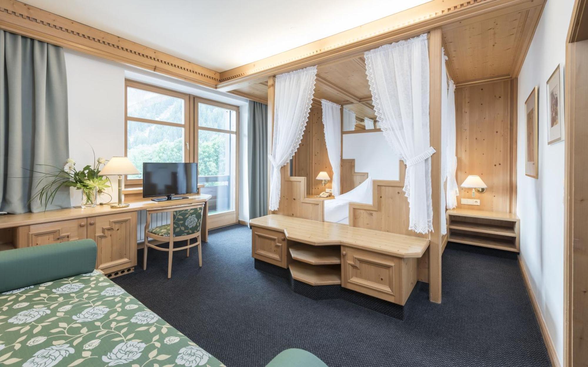 Ferien & Wellnesshotel Windschar Brunico Esterno foto